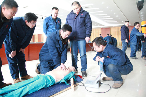 1553827312215808.jpg 空气呼吸器佩戴使用和心肺复苏急救专项培训 (1)_副本.jpg